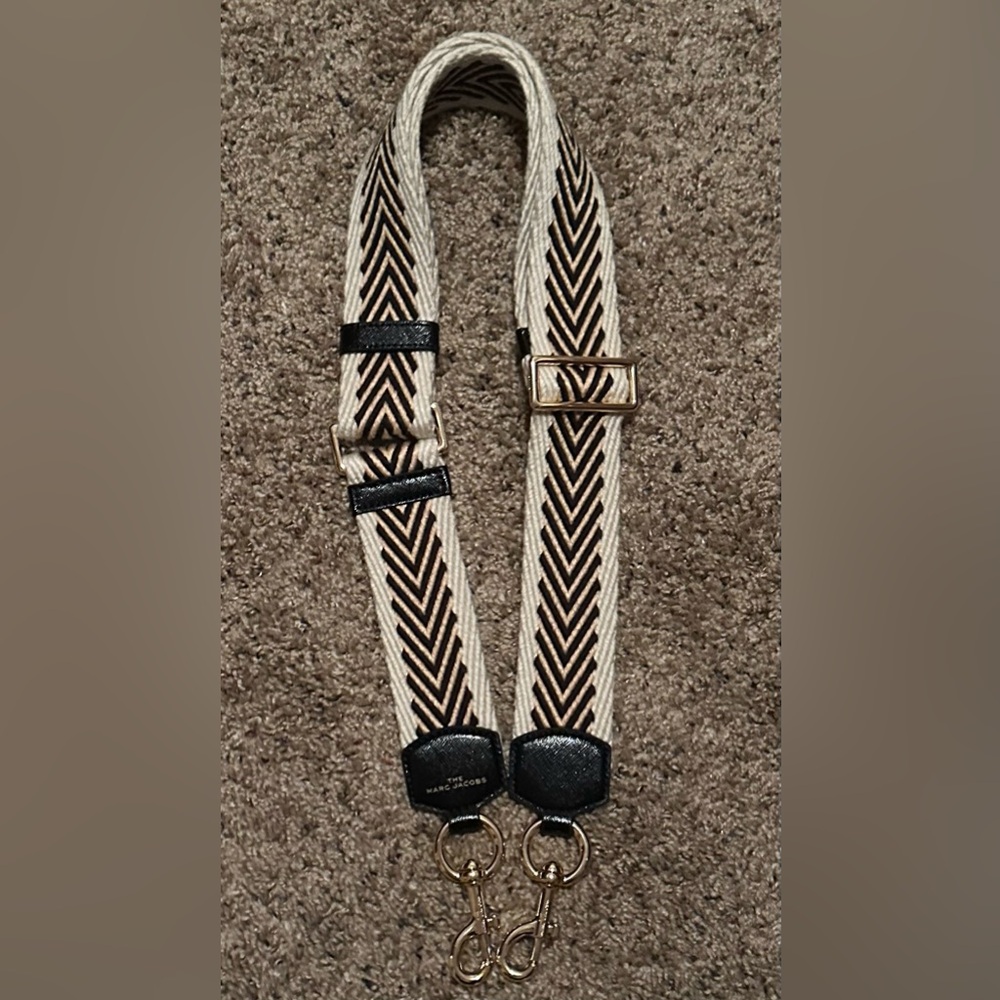 Marc Jacob’s THE ARROW
WEBBING STRAP